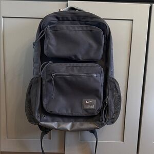 Nike Black Men's Everyday Backpack with Multiple Pockets